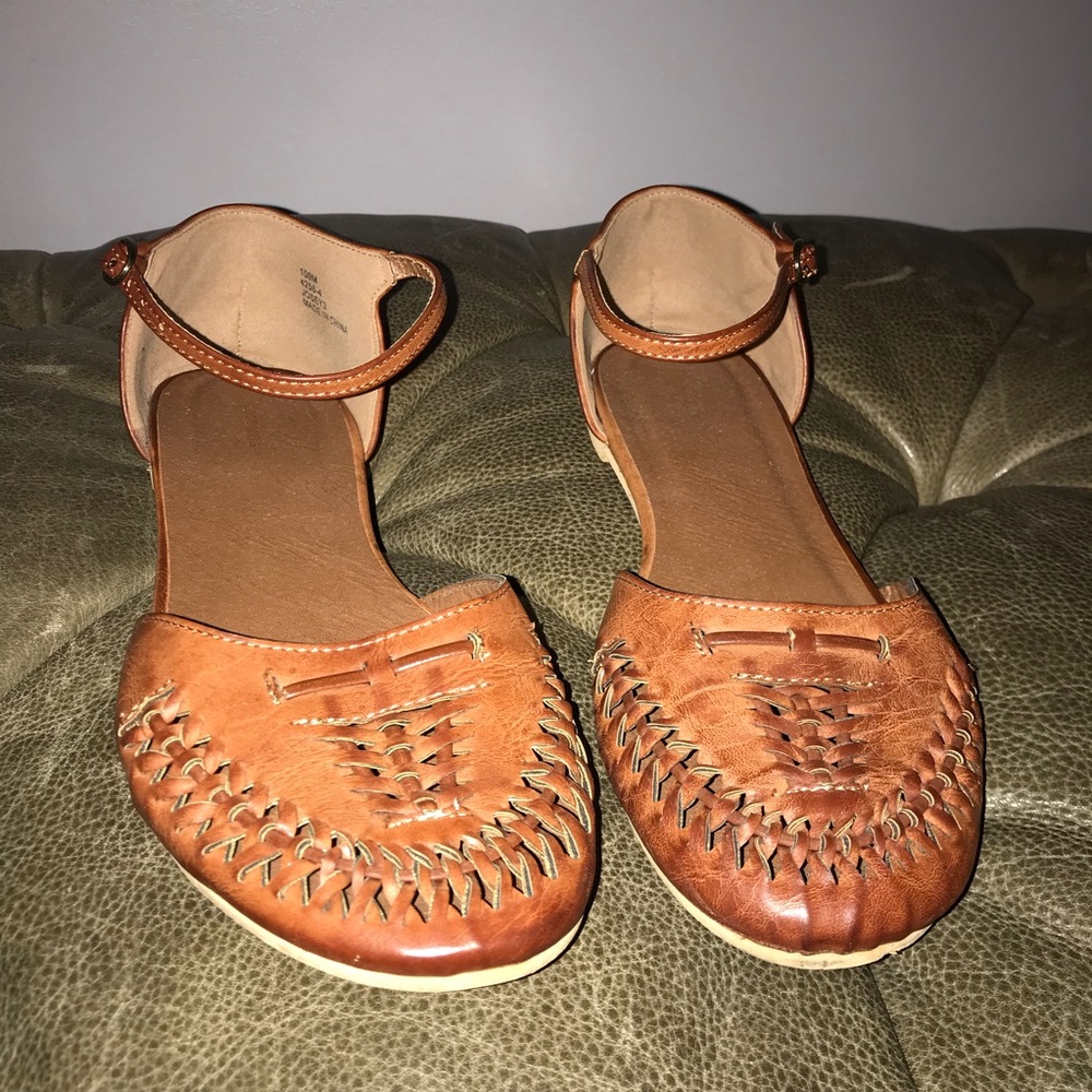 Francesca’s woven flat